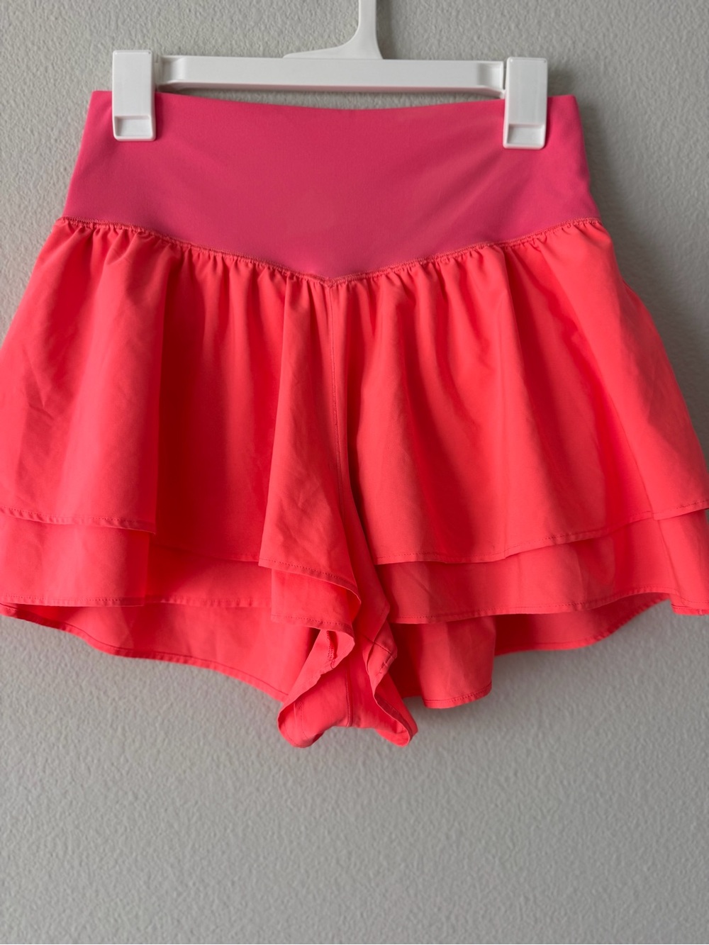 OFFLINE by Aerie Sz L Women's Pink Coral Tiered Active Shorts Ruffle Athleisure